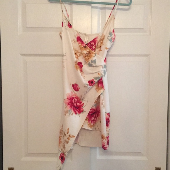 White floral dress - Picture 7 of 8